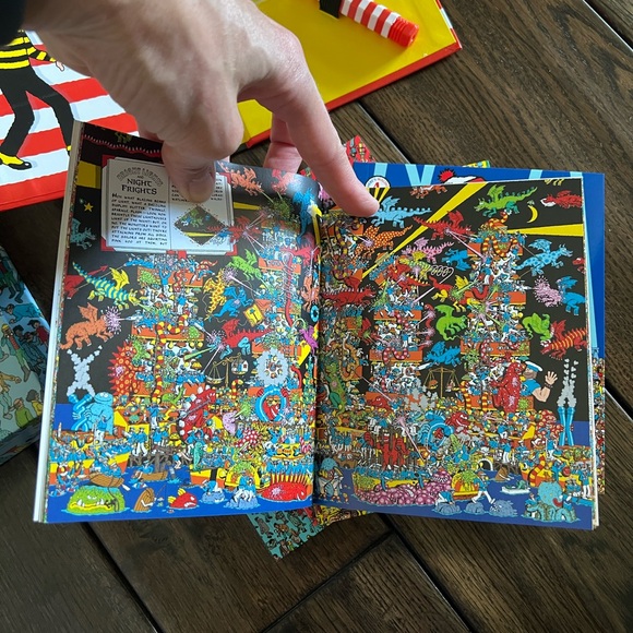 Where’s Waldo Mini-Book Boxed Set - Picture 5 of 5